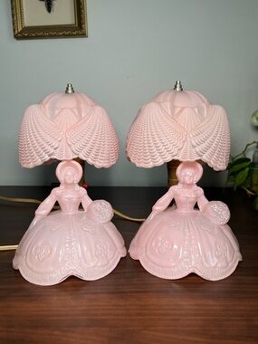 Set of 2 LE Smith Pink Lady Southern Belle Glass Lamps Shell Shade Vintage 40’s